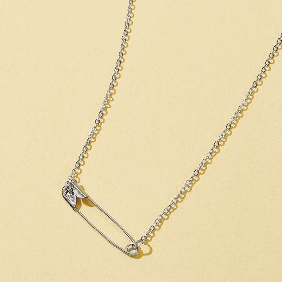 Jewelry - 💕3/$30 Safety Pin Charm Necklace